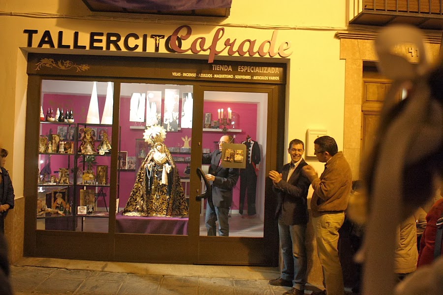 http://tallercitocofrade.blogspot.com/2014/03/inauguracion-de-la-tienda.html