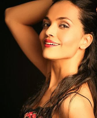 Aamina Sheikh HD Wallpapers Free Download