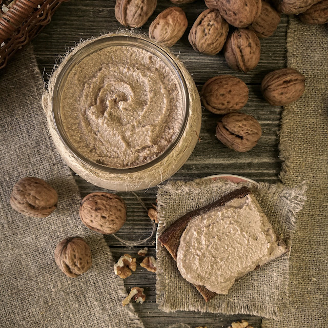 walnut paste, creamy, nutrition, organic, breakfast, walnut, vegan, vegetarian, nuts