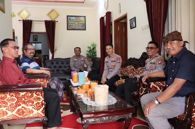 Jumat Curhat Polres Batu Sambangi Rumah Warga dari Pintu ke Pintu Tampung Aspirasi Masyarakat