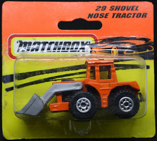 MatchBox - 29 Shovel Nose Tractor