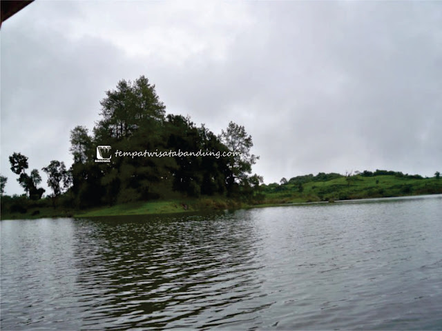 Mencoba Wisata Legenda Cinta Abadi di Situ Patenggang