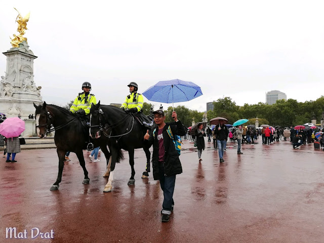 Percutian London Buckingham Palace & Big Ben