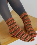 http://gosyo.co.jp/english/pattern/eHTML/ePDF/1102/3w/210-211-42_Socks.pdf