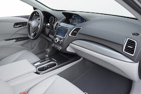 Interior view of 2017 Acura RDX with Advance