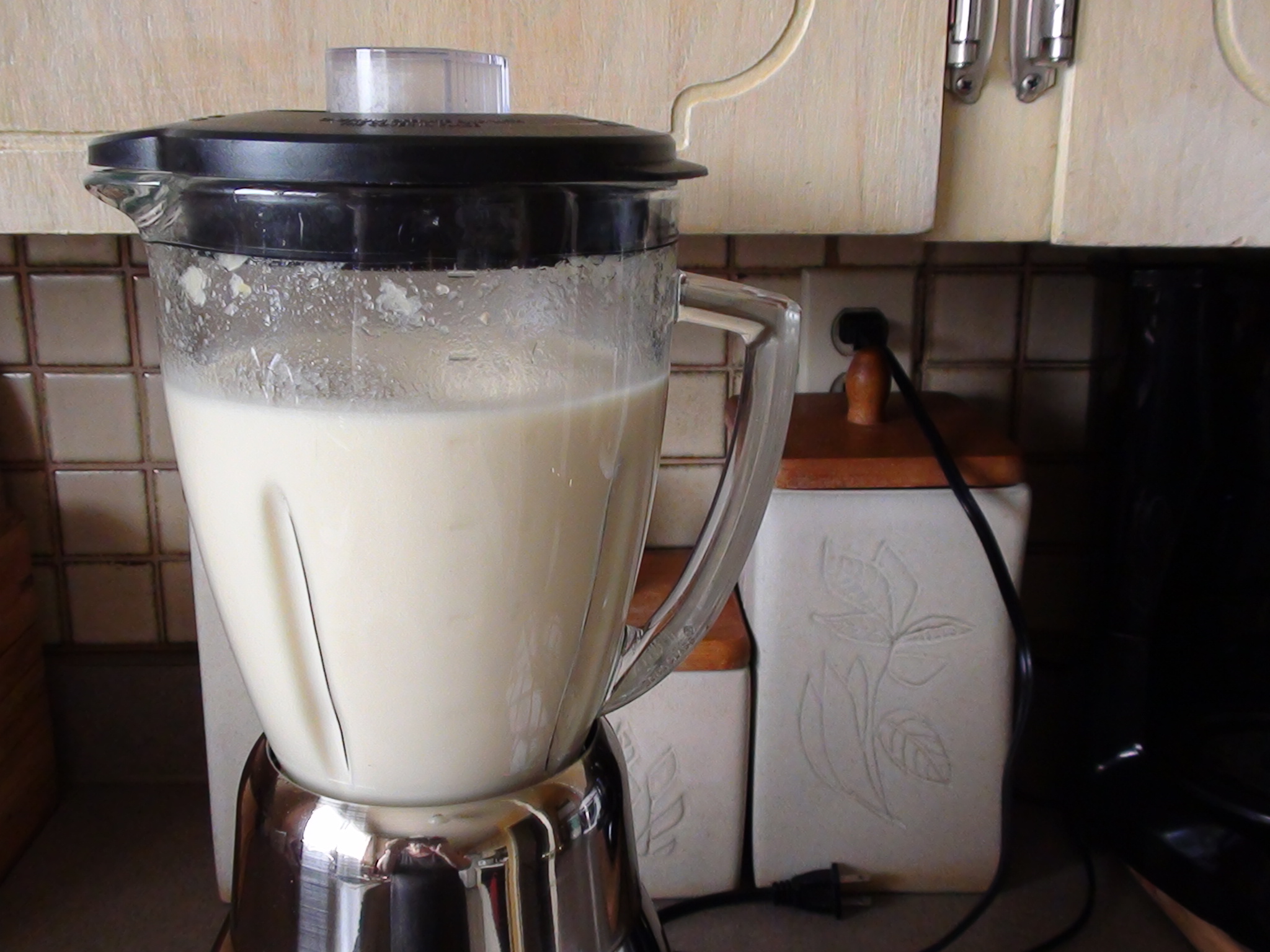 zsuzsa is in the kitchen: PUREE HOT FOOD IN THE BLENDER SAFELY