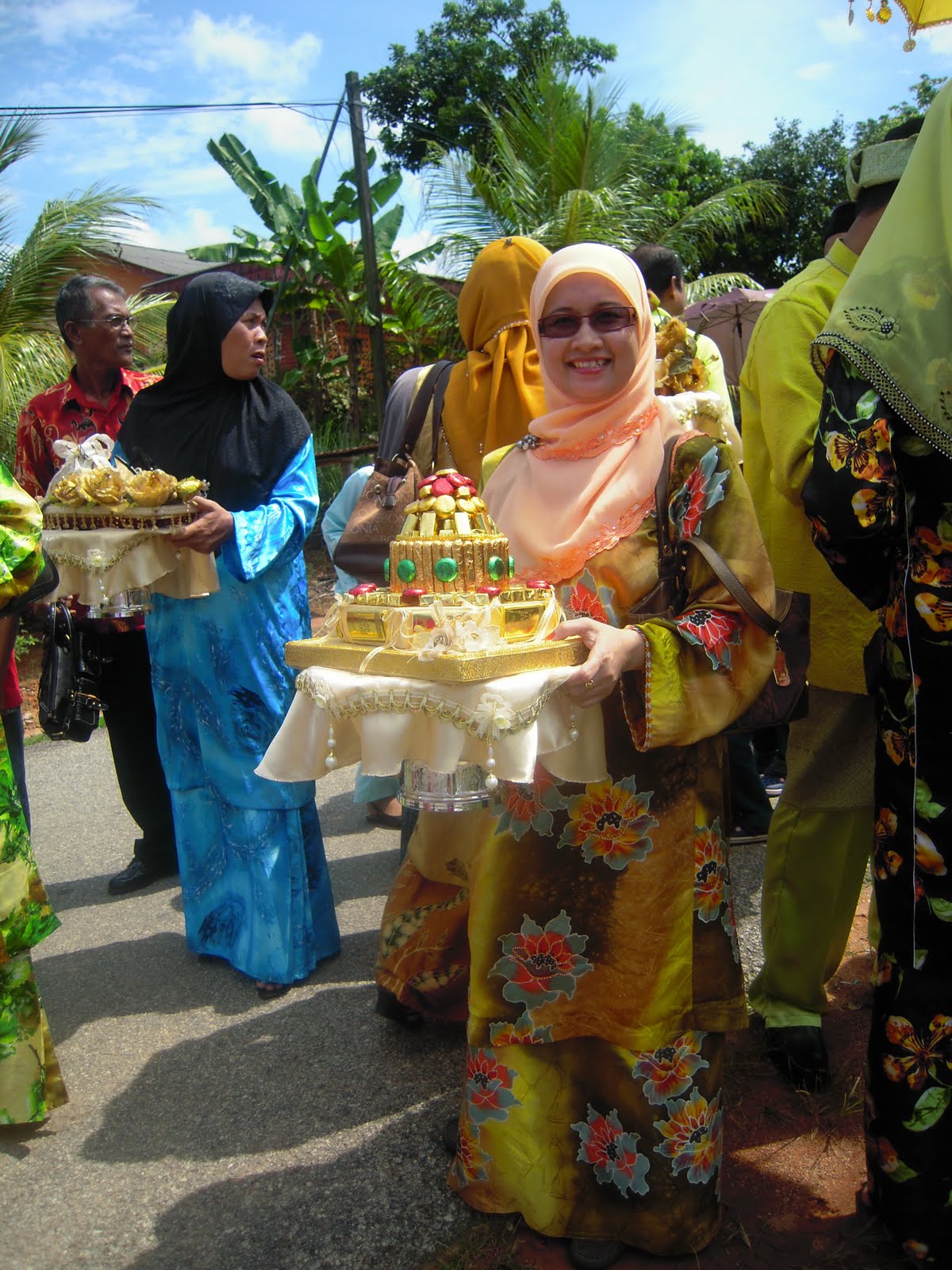 One Plus One Equals Everything: Kenduri Kawen di Felda Lok 