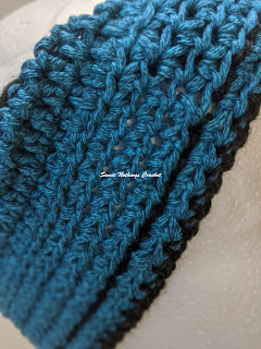 Sweet Nothings Crochet free crochet pattern blog, free crochet pattern for a mobius headband, detail of stitch of the headband,