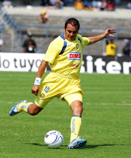 Fotos de Cuauhtémoc Blanco, la nueva leyenda del futbol mexicano | Ximinia