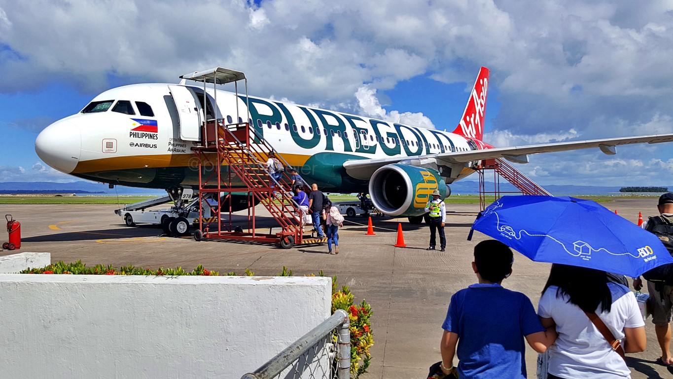 air asia airbus a320 with Puregold livery