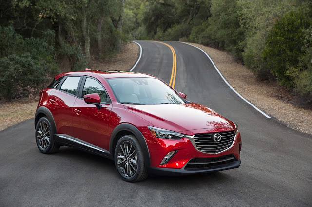 Front 3/4 view of 2016 Mazda CX-3