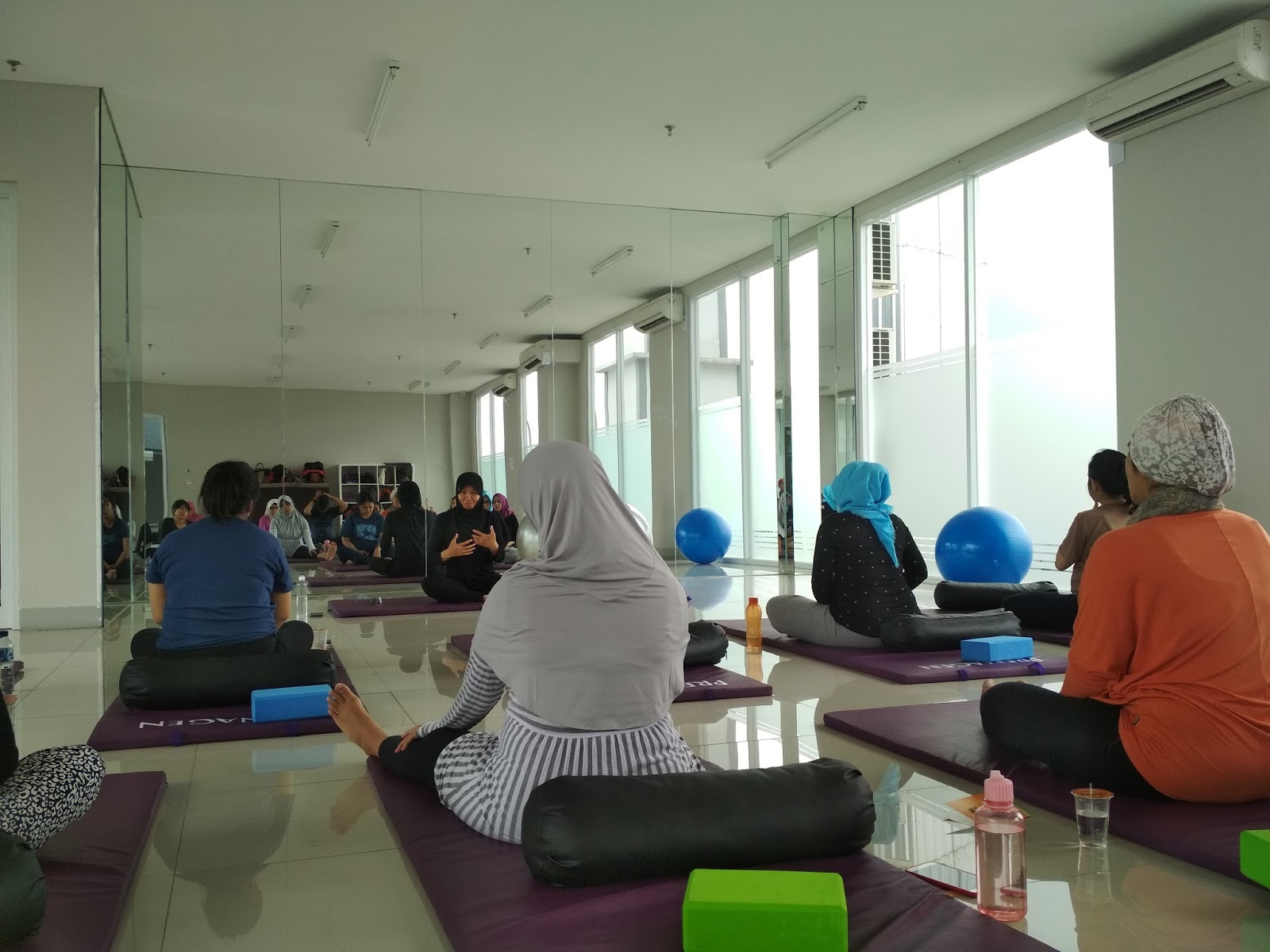 Prenatal Yoga atau Senam Hamil? - Kabut, Teh Melati, Susu 