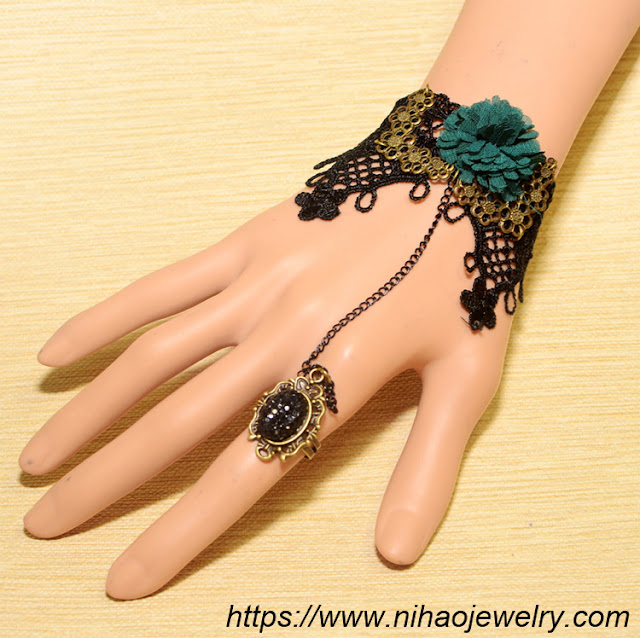 Occident palace gothic lace bracelet(green)