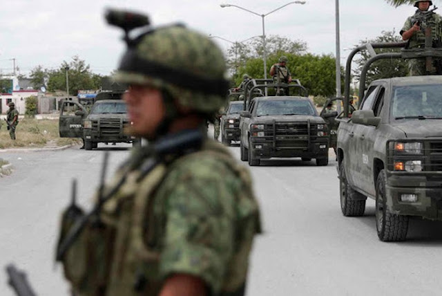 Militares en reconocimiento terrestre percatan un Convoy de Sicarios , los quisieron madrugar y atacaron primero, pero Soldado se llevaron por los pies por delante a 6 Sicarios de Las Tropas del CDN