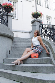 blonde girl Swedish fashionista Mulberry Lily 
