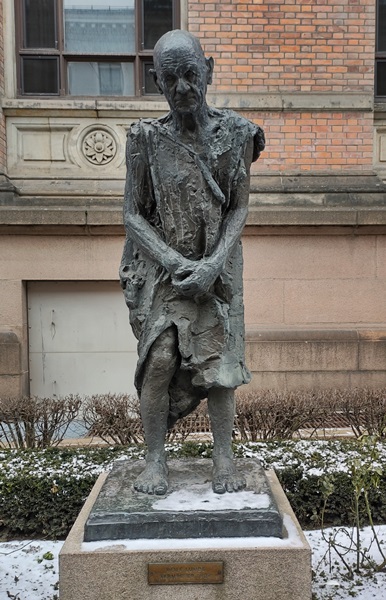 Oslo statue