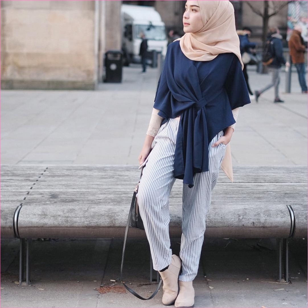 Outfit Baju  Hijab  Casual  Untuk Kuliah Ala Selebgram 2019