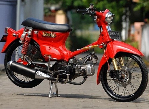 Motor Jadul Astrea Prima Modifikasi C70 Klasik Jari-Jari 