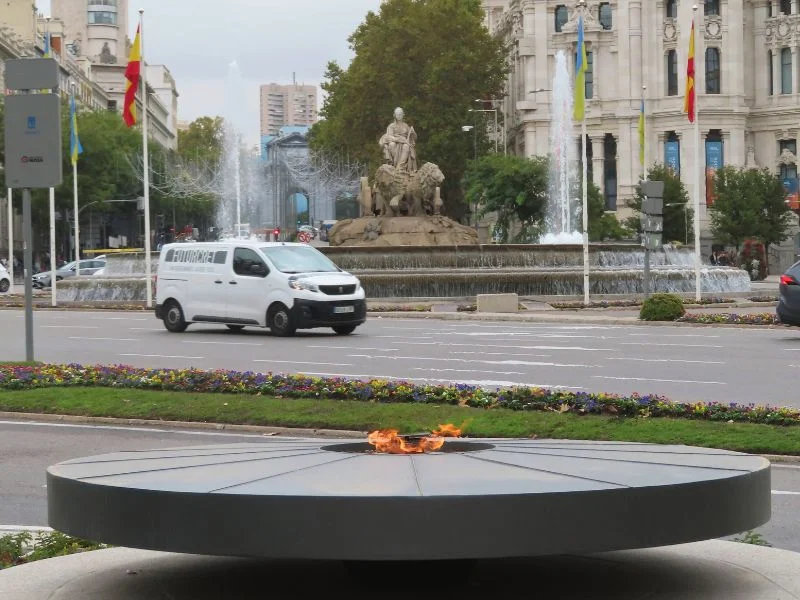 Pebetero en homenaje a las víctimas del covid.