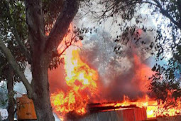 Ratusan Bangku Meja Siswa SLB Kartini Saumlaki Habis Terbakar