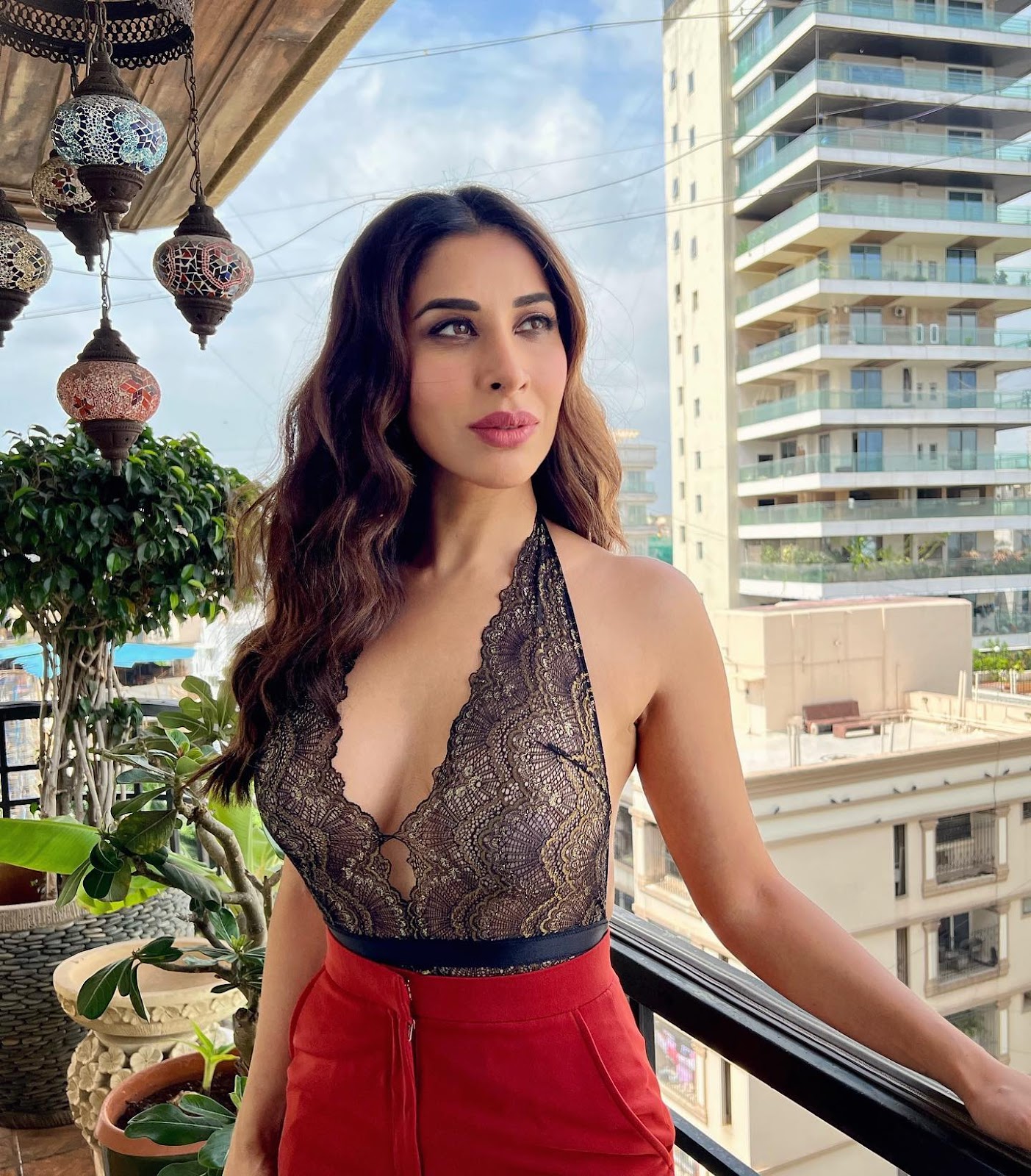 Sophie Choudry lacy top cleavage