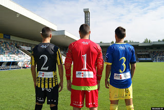 Picón, Viorel y Galán con el nuevo uniforme del Barakaldo CF