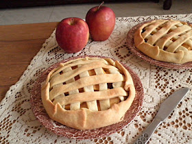 Mini Apple Lattice Crostata Recipe @ http://treatntrick.blogspot.com