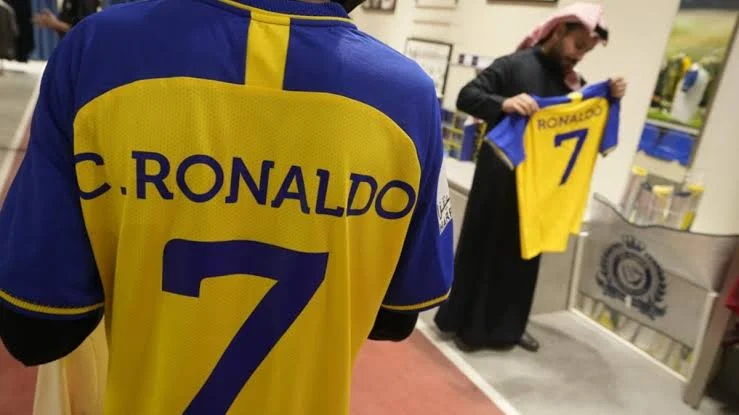 Massive Sales: 400 Cristiano Ronaldo Jerseys Sold A Day in Saudi Arabia