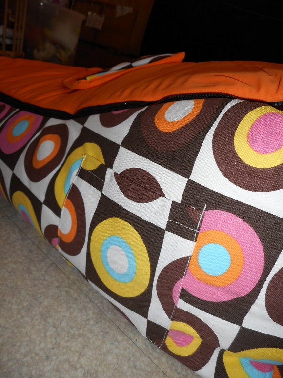 Le Baby Pouf Monsieur Bebe La Relaxation En Toute Securite Pour Votre Bebe Concours