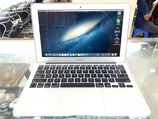 MacBook Air Mid 2011 11-inch Core i5 1.6GHz RAM 2GB SSD 64GB Kode 403