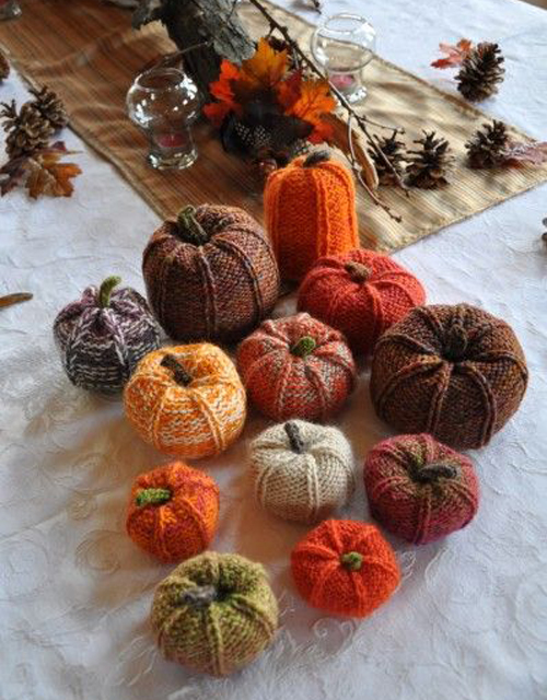 Knit Pumpkins - Free Pattern & Tutorial
