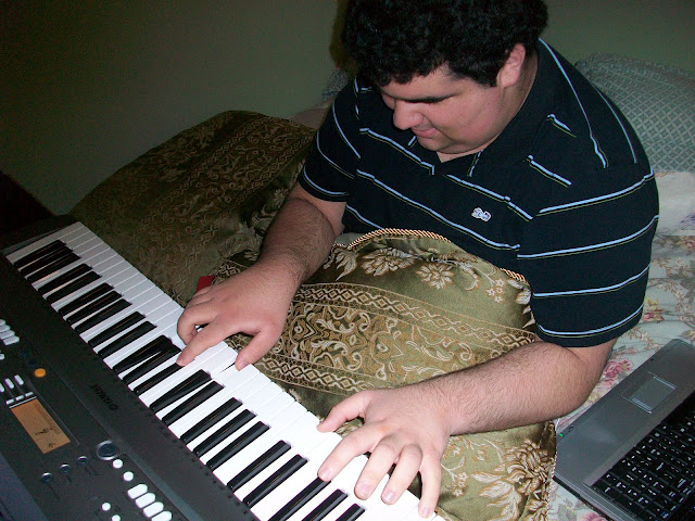 Playing,Piano,Photo