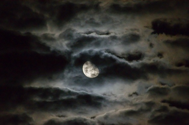  Gambar  Bulan Indah Saat Malam Kumpulan Gambar 