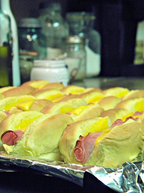 Ham & Cheese Breakfast Rolls via @labride