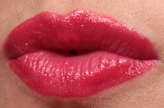 RevvedUpRedTheyreRealLipstickBenefit11