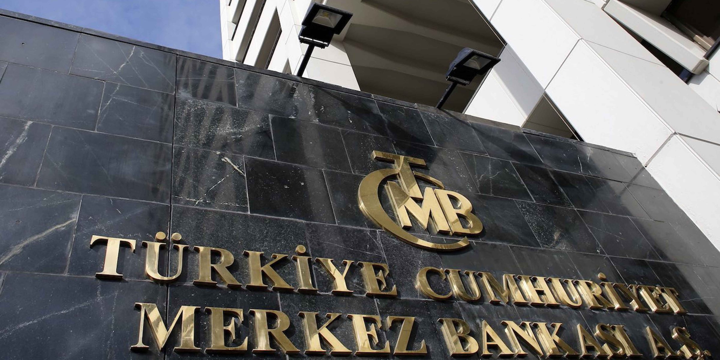 Erdogan dismisses the governor of the Turkish Central Bank from his position