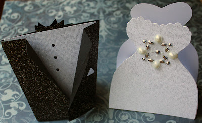 Site Blogspot  Wedding Gift Sets on The Bride And Groom Gift Bags Were Also Cut From Tie The Knot  Using