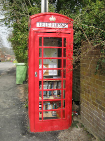 British phone booth turned into a mini-library