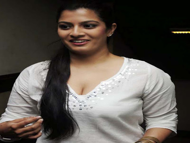 Varalaxmi Sarathkumar Actress Profile and Biography: Hot. Sexy, Cute. Spicy, Unseen, Saree, Navel and HD Photos and Pictures