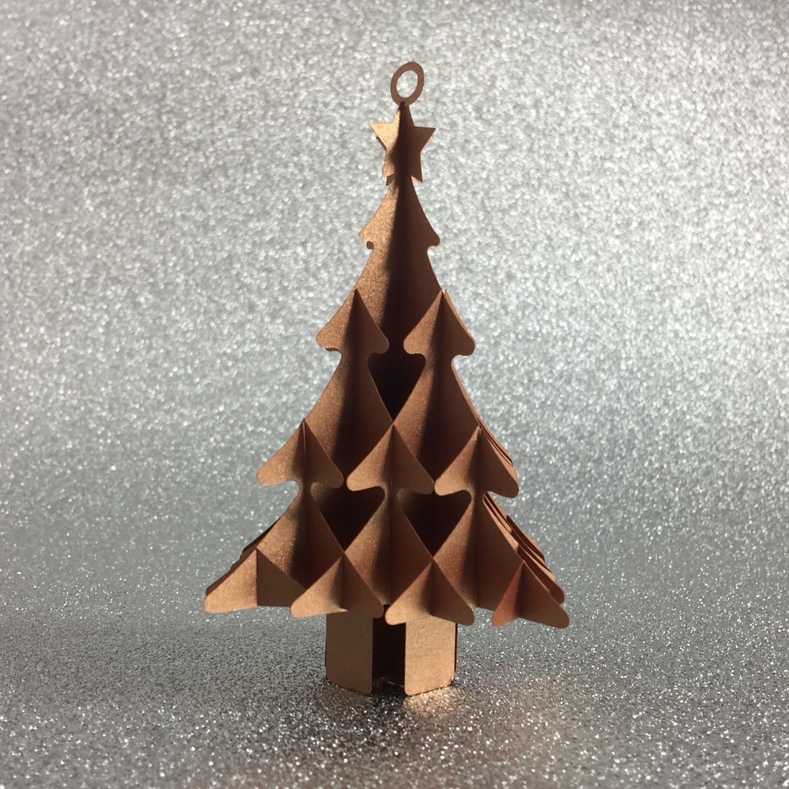 Sliceform Christmas tree - Free cut file and tutorial by Nadine Muir for Silhouette UK 