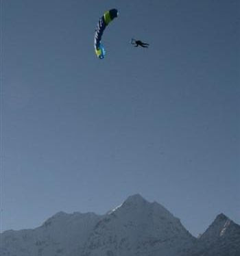 First-ever Mount Everest Skydive