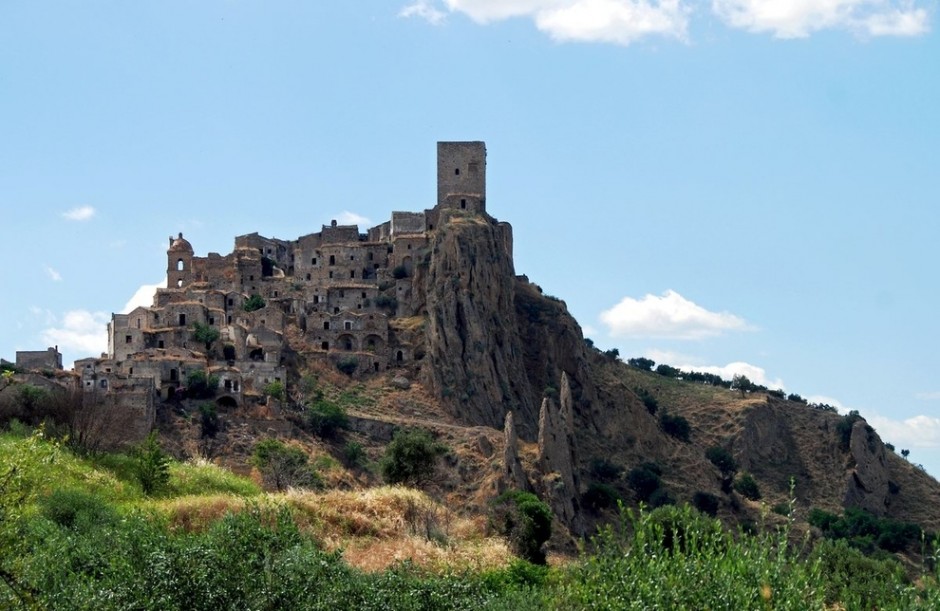 Craco, Italy - 30 Abandoned Places that Look Truly Beautiful