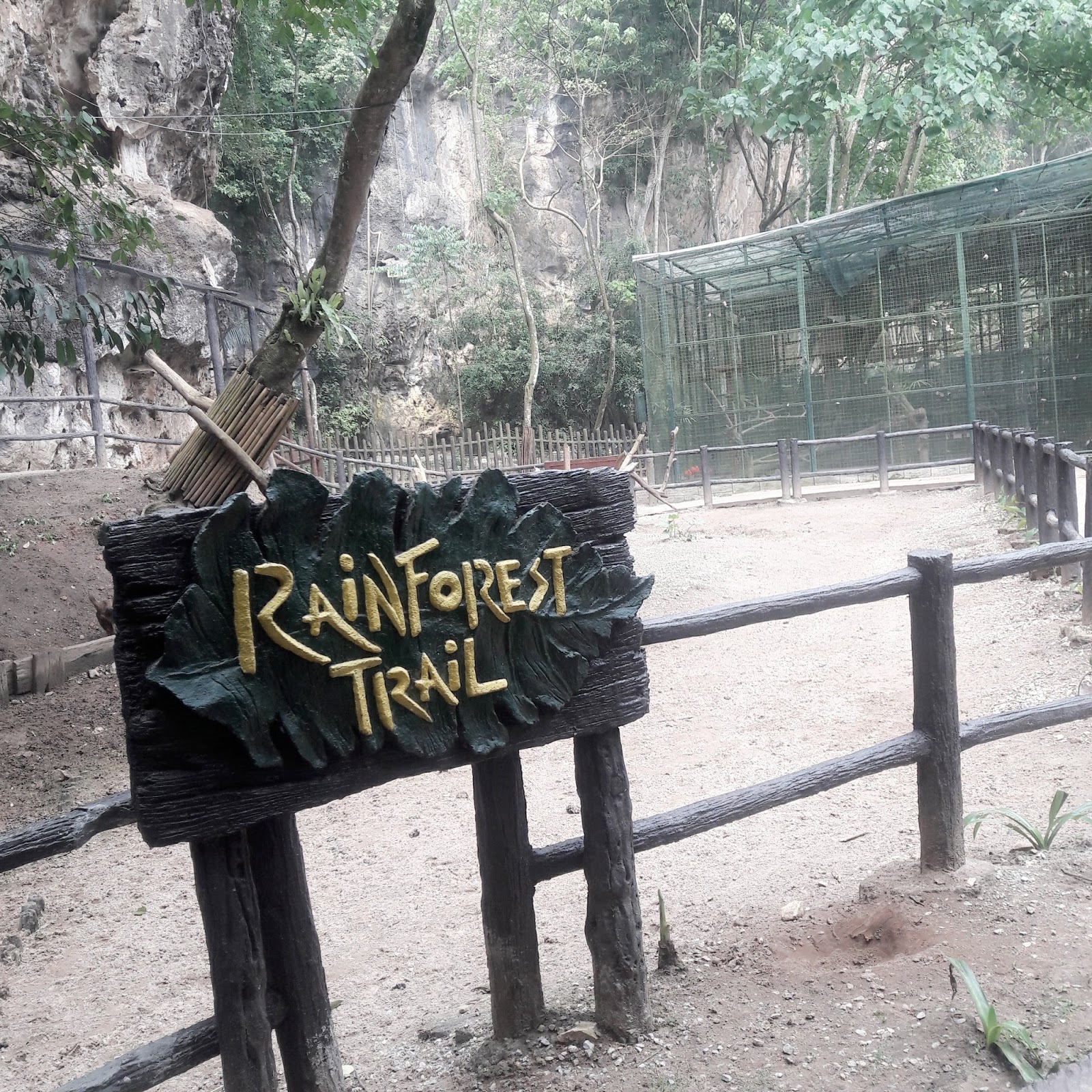 Lost World Of Tambun : Petting Zoo  Ini Cerita PUAN KUTU