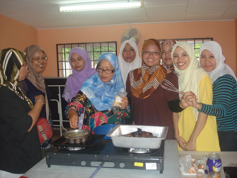 Kelas Masakan kali ke 4 - Kuih Bakar Pandan ~ Nshafeareen®