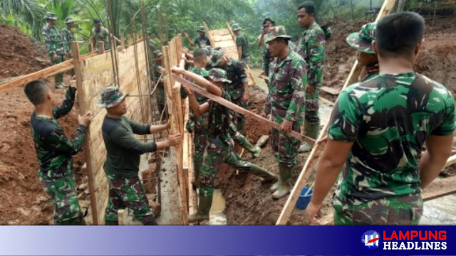  TNI Manunggal Dengan Rakyat, Prajurit Yonif 9 Mar BRIGIF 4 Mar/BS Dalam TMDD Ke 108 Bersama Kodim Tanggamus