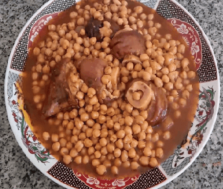 أسهل طريقة لتحضير طبق الكوارع بالحمص (طبق الهركمة المغربي) Place the stews with chickpeas