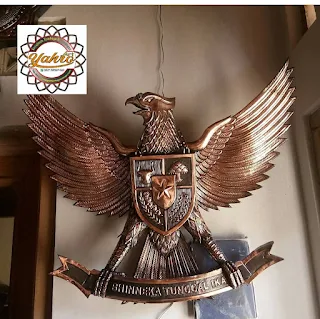 Kerajinan Lambang Garuda Tembaga Dan Kuningan