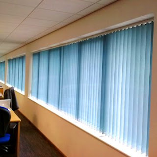 Gorden kantor vertical blinds untuk wilayah kudus yang terpasang