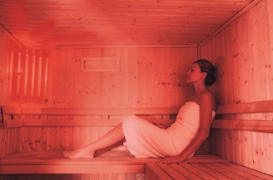 Tomando un Sauna infrarrojo