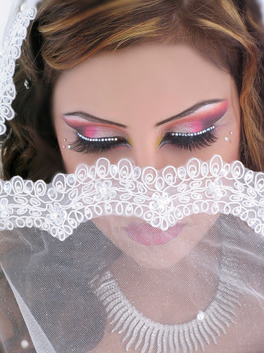 arab bridal makeup. arabic bridal makeup. Beautiful Arabic Makeup Photos; Beautiful Arabic Makeup Photos. brepublican. Sep 12, 04:14 PM. Here#39;s my screenshot. It#39;s gorgeous.